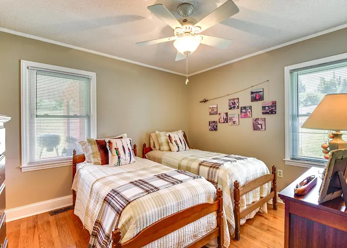 8 Mi To Clemson: Peaceful Family Home W/ Yard
