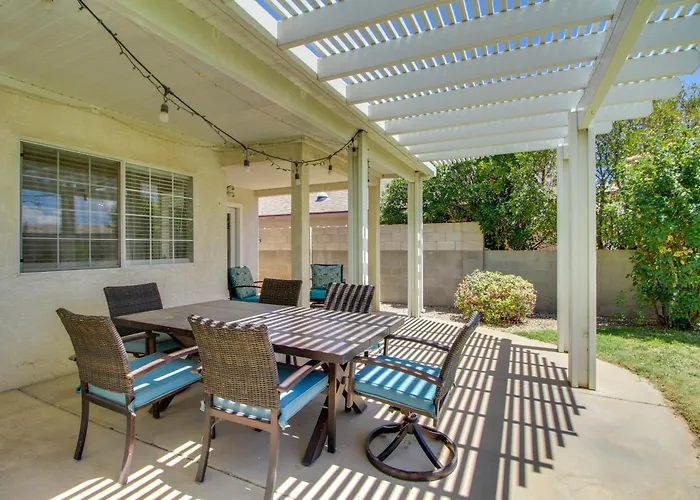 Explore Abq & Rancho Rio: Family Home W/ Patios!