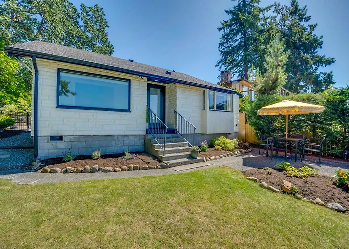 Waterfront Gem W/ Boat Dock & Lift In Lakewood!