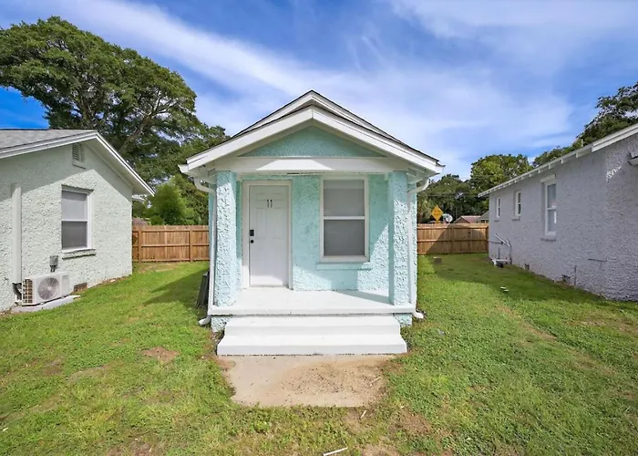Unit 11 Simple Affordable Studio Minutes From Nas