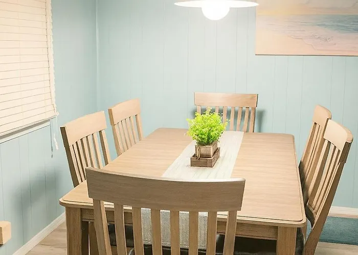 Blue Horizon Lake House - Renovated 3Br 2Ba On The Beach
