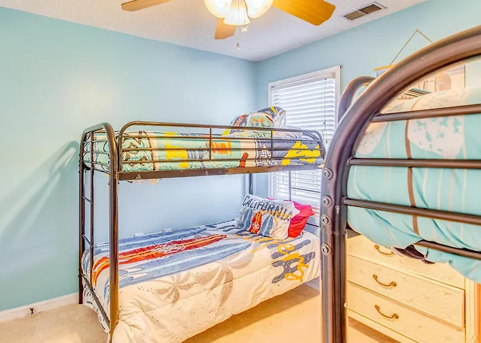 3 Mi To Ocean: Home W/ Deck In Little River!