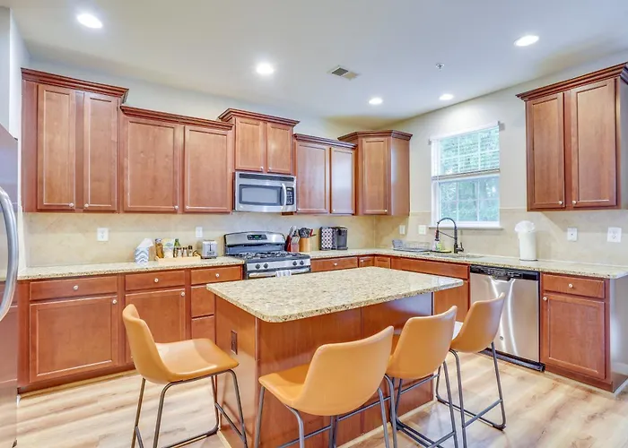 Glen Burnie Vacation Rental W/ Private Deck!