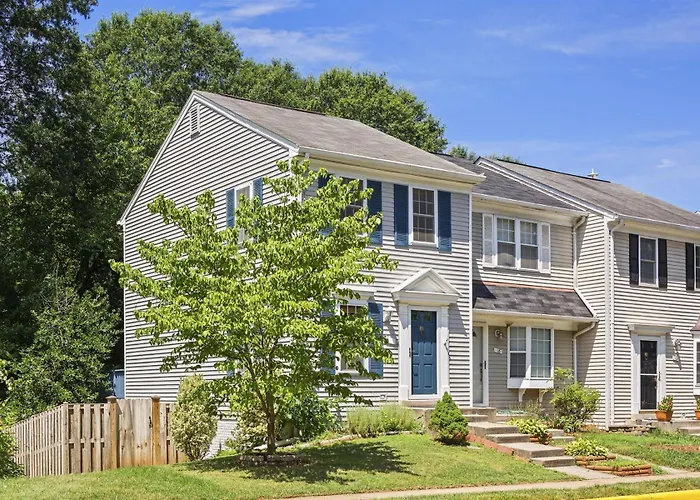 End Unit Townhome With In No Va, 40 Mins To Dc, Pets Ok