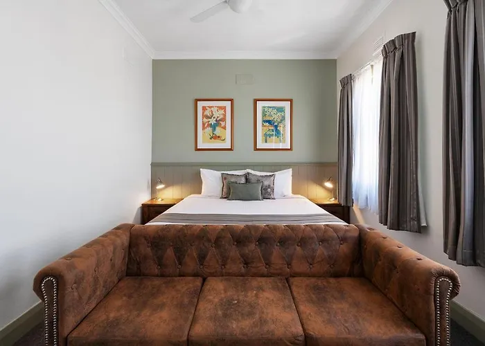 George Inn Rooms At Royal Tenterfield