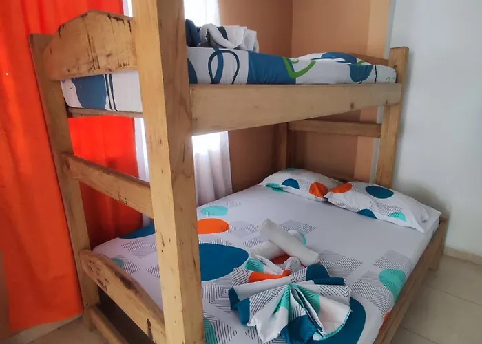 Encatador Hotel En Ladrilleros