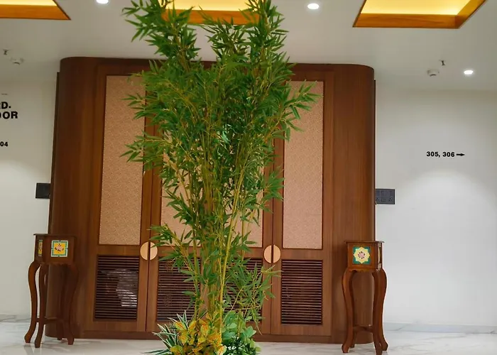 Hotel Shlok Inn