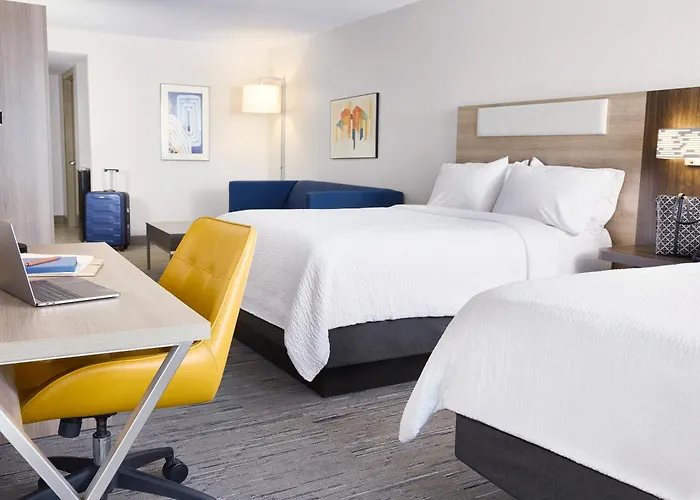 Holiday Inn Express & Suites Elgin - Chicago Northwest