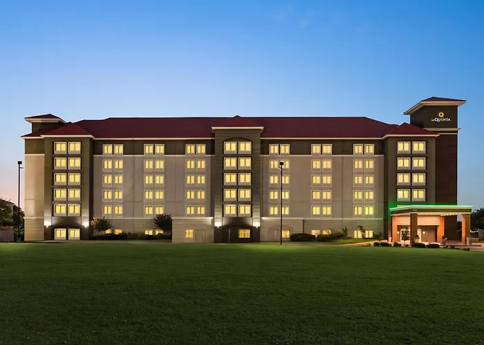 La Quinta By Wyndham Arlington North 6 Flags Dr