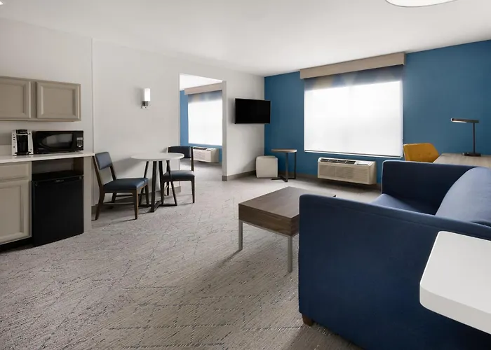 Holiday Inn Express & Suites Wyomissing By Ihg
