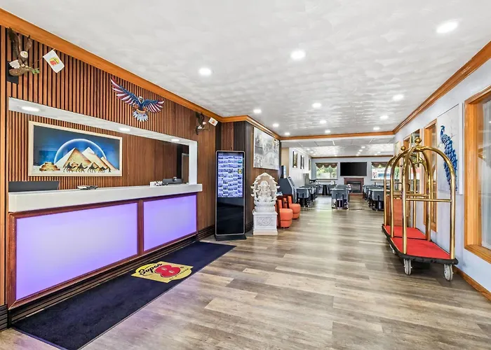 Super 8 By Wyndham Uniontown Pa