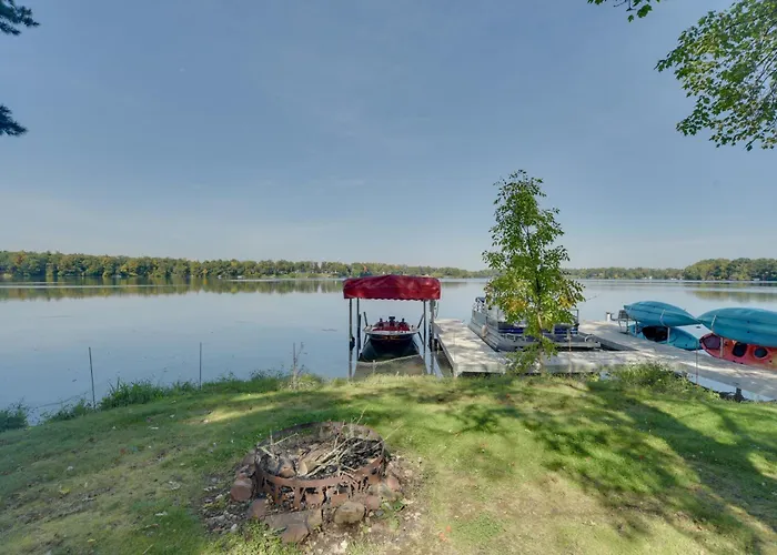 Pet Friendly W/ Private Dock - Steps To Rice Lake