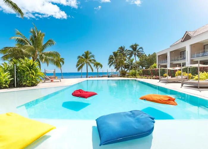 Cook'S Bay Hotel & Suites