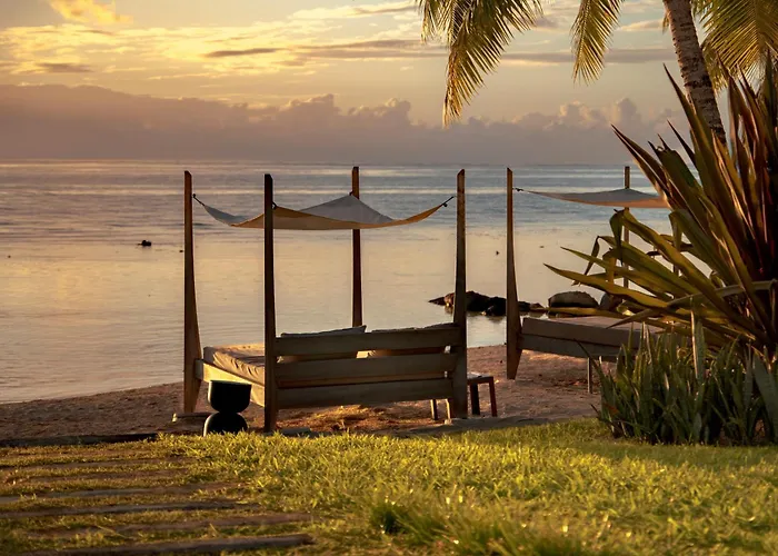 Cook'S Bay Hotel & Suites