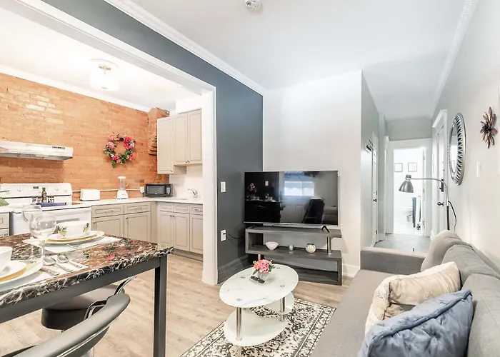 Boutique 2Br Apartment On James St North Sleeps 6