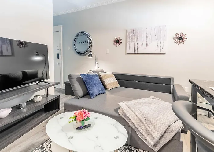 Boutique 2Br Apartment On James St North Sleeps 6
