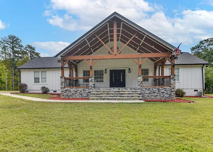 8 Mi To Jordan Lake: Spacious New Hill Home