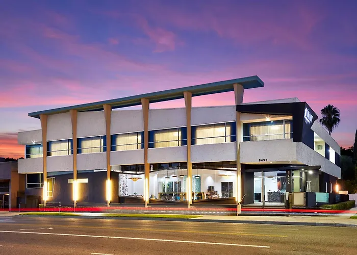 Elan Hotel