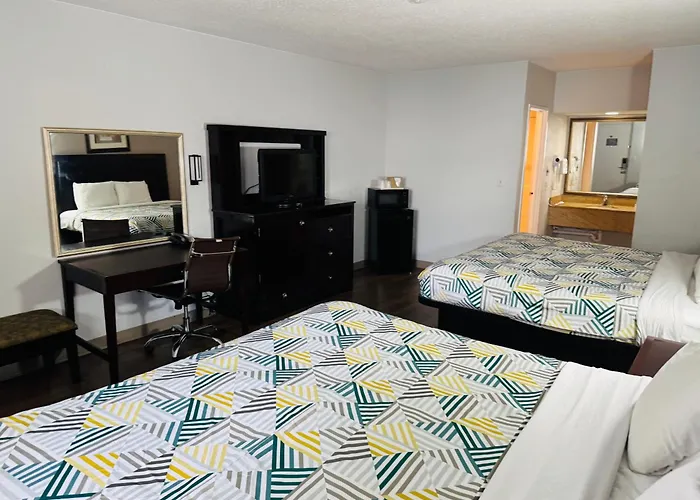 Red Carpet Inn Norwalk
