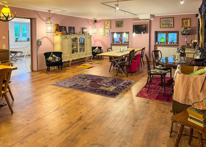 Villa Fantasia Budget Boutique Hotel