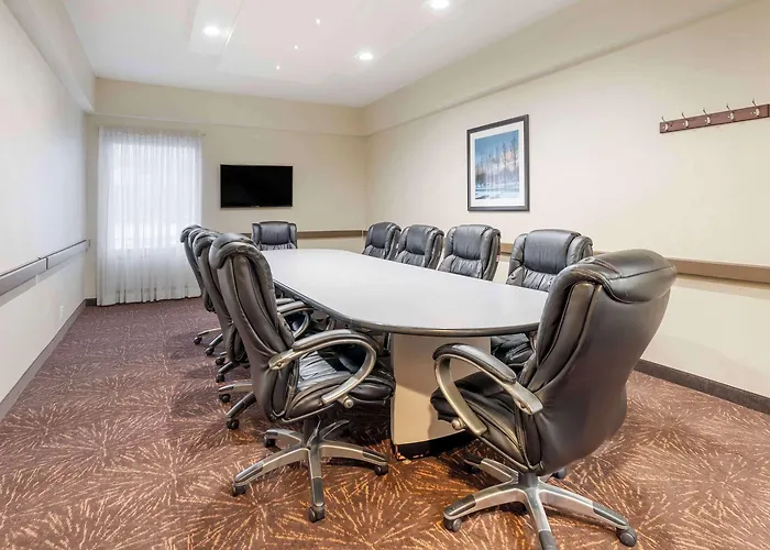 Comfort Inn & Suites Johnstown - Richland Town Center