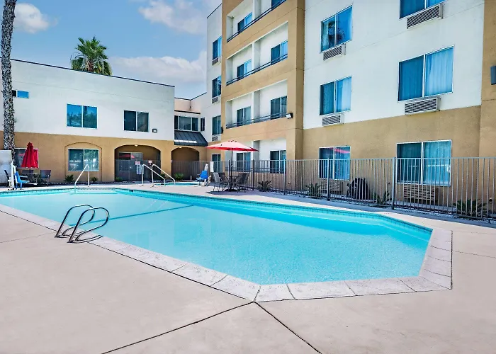 Ramada By Wyndham Bakersfield