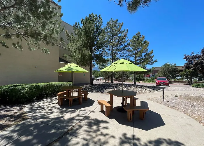 Quality Inn & Suites Garden Of The Gods