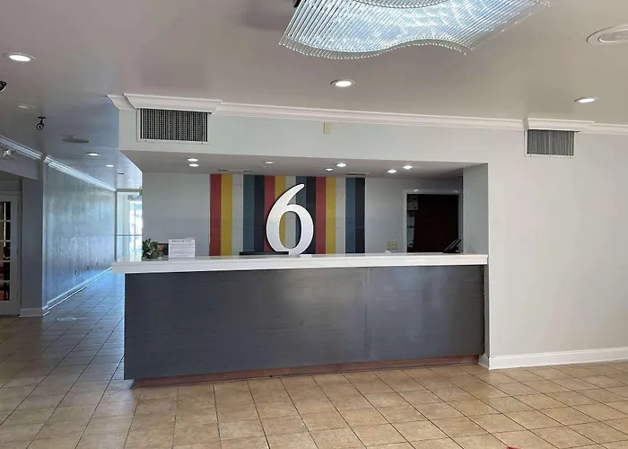 Motel 6 Opelika Al