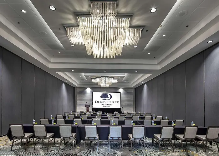 Doubletree By Hilton Modesto