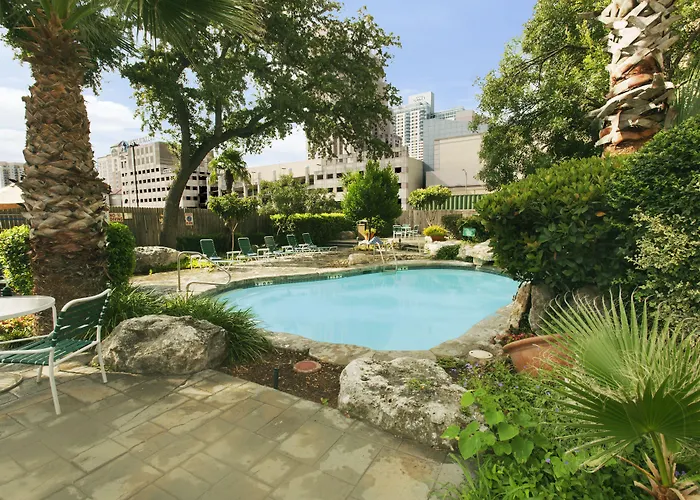 The Crockett Hotel