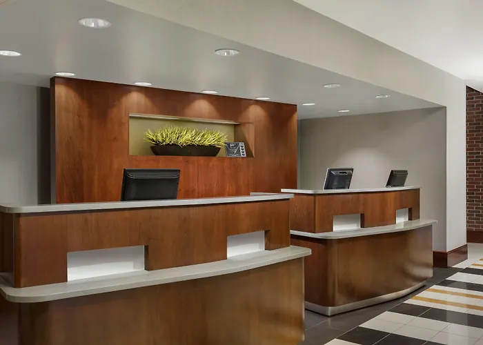 Courtyard By Marriott Boston Cambridge