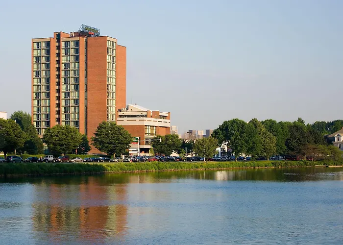 Courtyard By Marriott Boston Cambridge