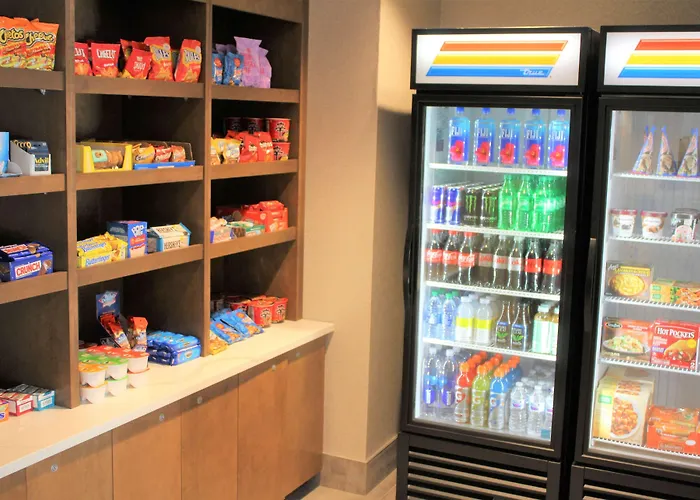 La Quinta Inn & Suites By Wyndham Indianapolis Downtown