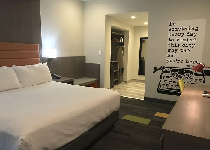 Rodeway Inn Near Melrose Ave