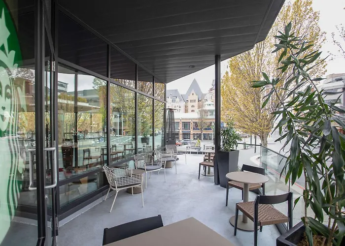 Doubletree By Hilton Hotel & Suites Victoria