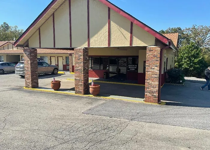 Village Inn Of Hardy