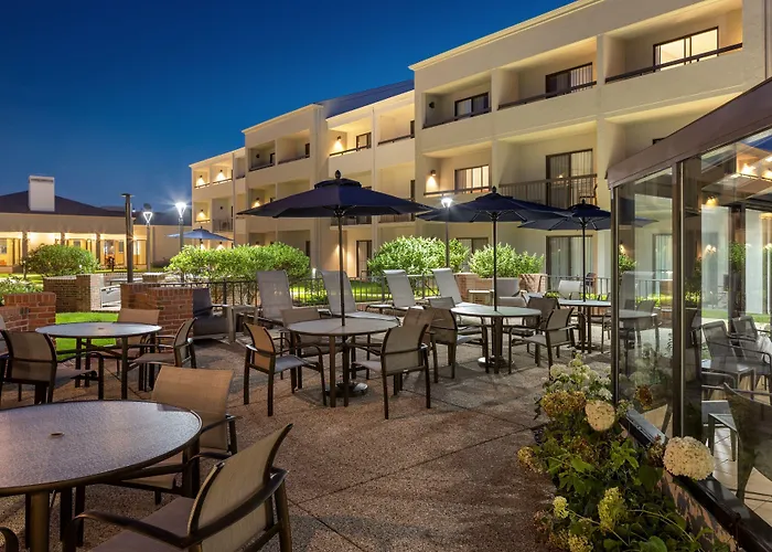 Courtyard By Marriott Chicago Waukegan / Gurnee