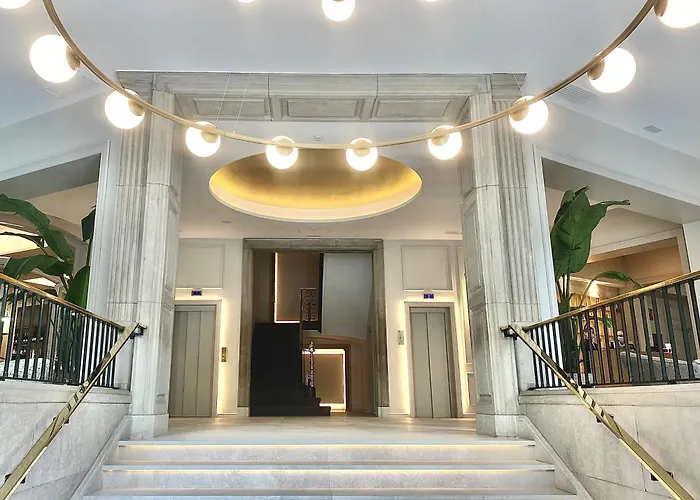 Lamaro Hotel