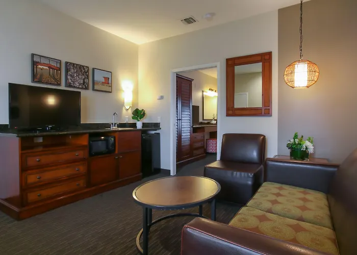 Oxford Suites Pismo Beach