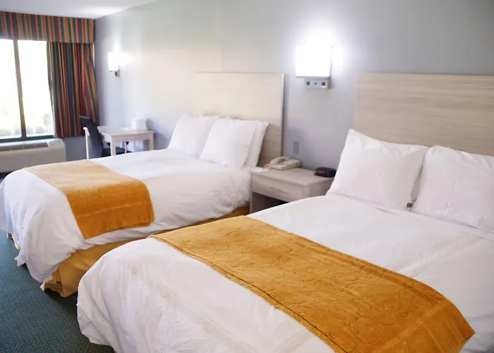 Days Inn & Suites By Wyndham Colonial