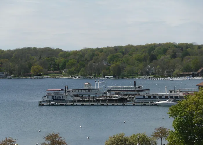 Harbor Shores On Lake Geneva