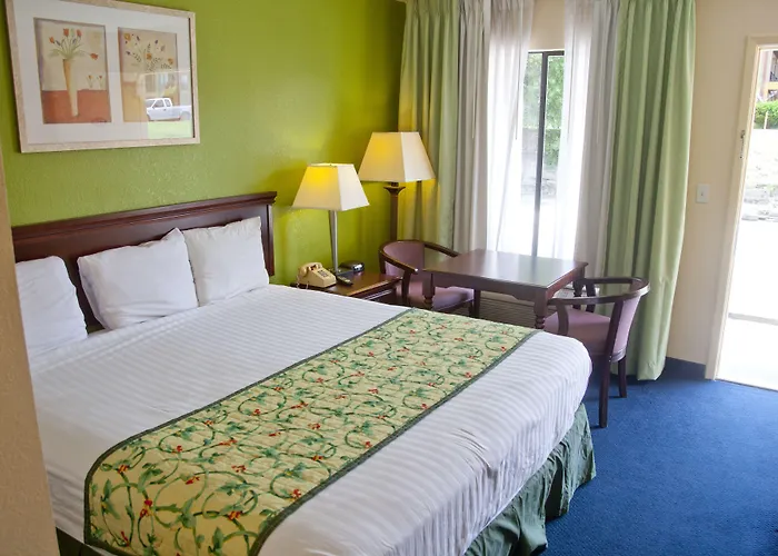 Days Inn By Wyndham Defuniak Springs