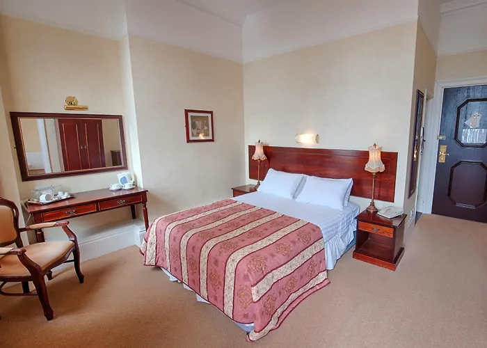 The Queens Hotel