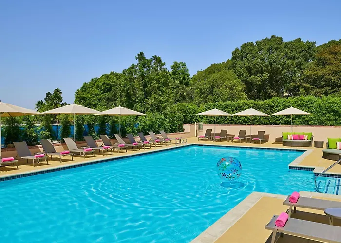 Hilton Los Angeles North-Glendale & Executive Meeting Center