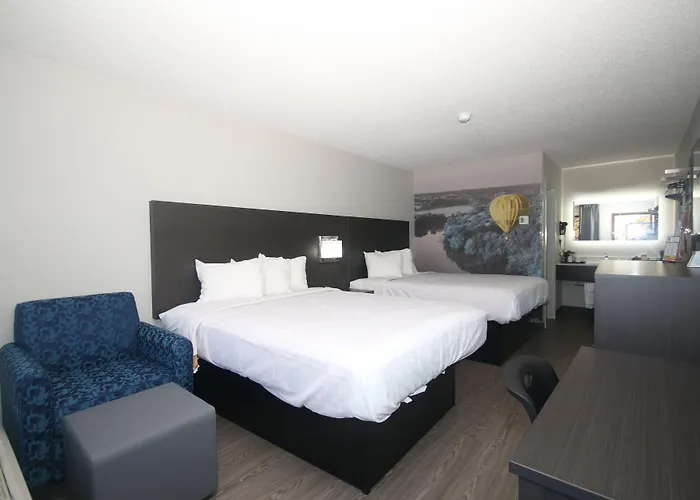 Clarion Pointe Statesville