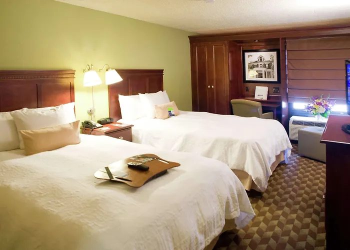 Hampton Inn I-10 & College Drive