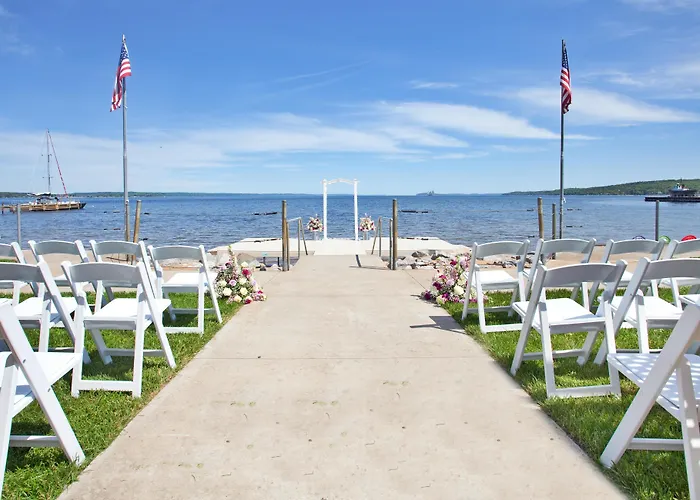 West Bay Beach, A Holiday Inn Resort