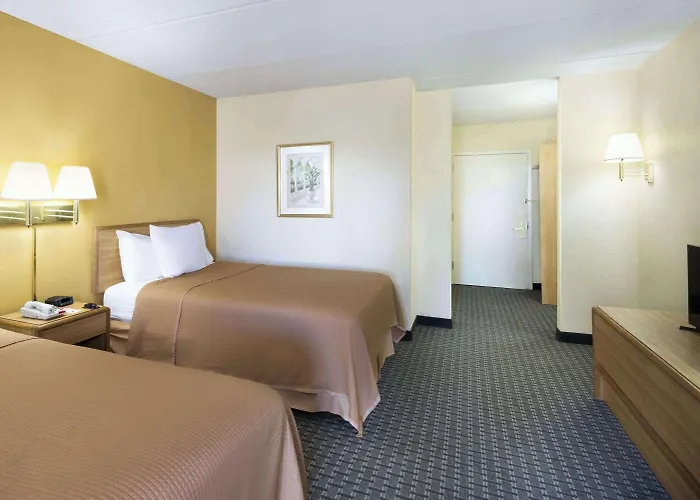 Howard Johnson By Wyndham Newburgh