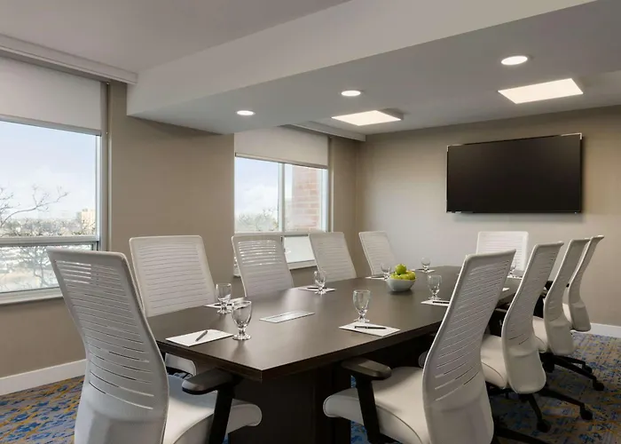 Embassy Suites By Hilton Toronto Airport