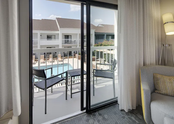 Courtyard Dallas Addison Midway